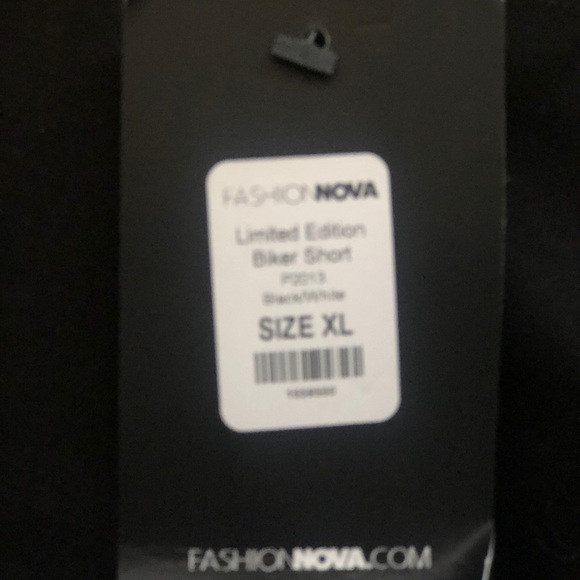 Fashion nova Biker shorts - Picture 2 of 2